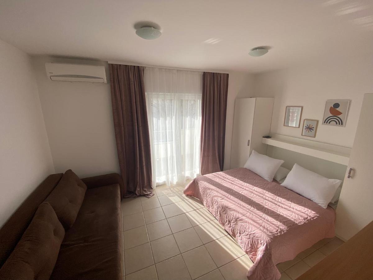 Apartment Luna Дрвеник Экстерьер фото